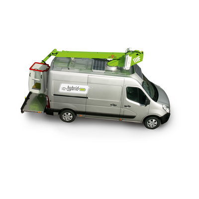 Seitenansicht eines Vans mit Arbeitsbühne in Transportstellung auf weißem Hintergrund.